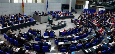 «Ναι» της Bundestag στο ελληνικό πρόγραμμα