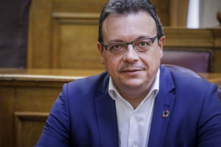 Φάμελλος: Να υπερασπιστούμε τη Δημοκρατία και να απομονώσουμε τον φασισμό