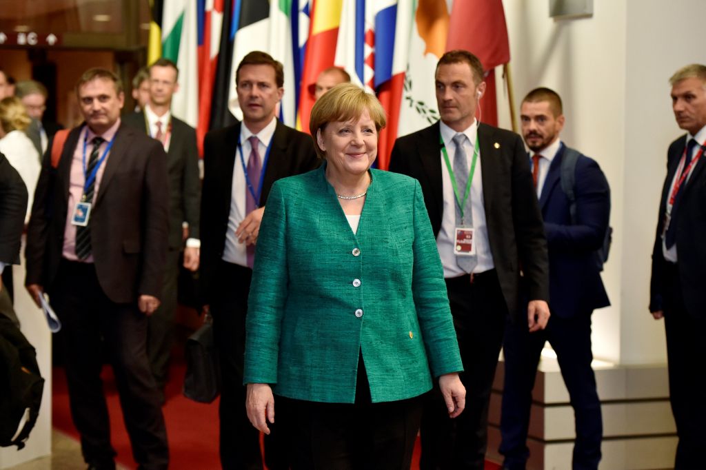 Politico: Συμφωνία-συμβιβασμός για το προσφυγικό