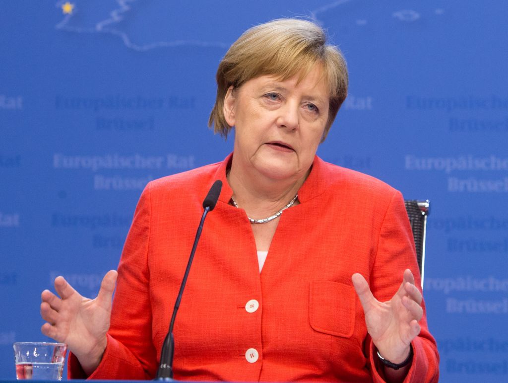 Μέρκελ: Υπερασπίστηκε τη συμφωνία της ΕΕ