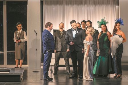 Ευτυχισμένο 2021 μετά μουσικής!