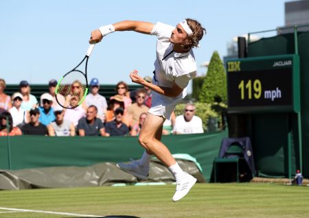 Στο β’ γύρο του Γουίμπλεντον ο Τσιτσιπάς