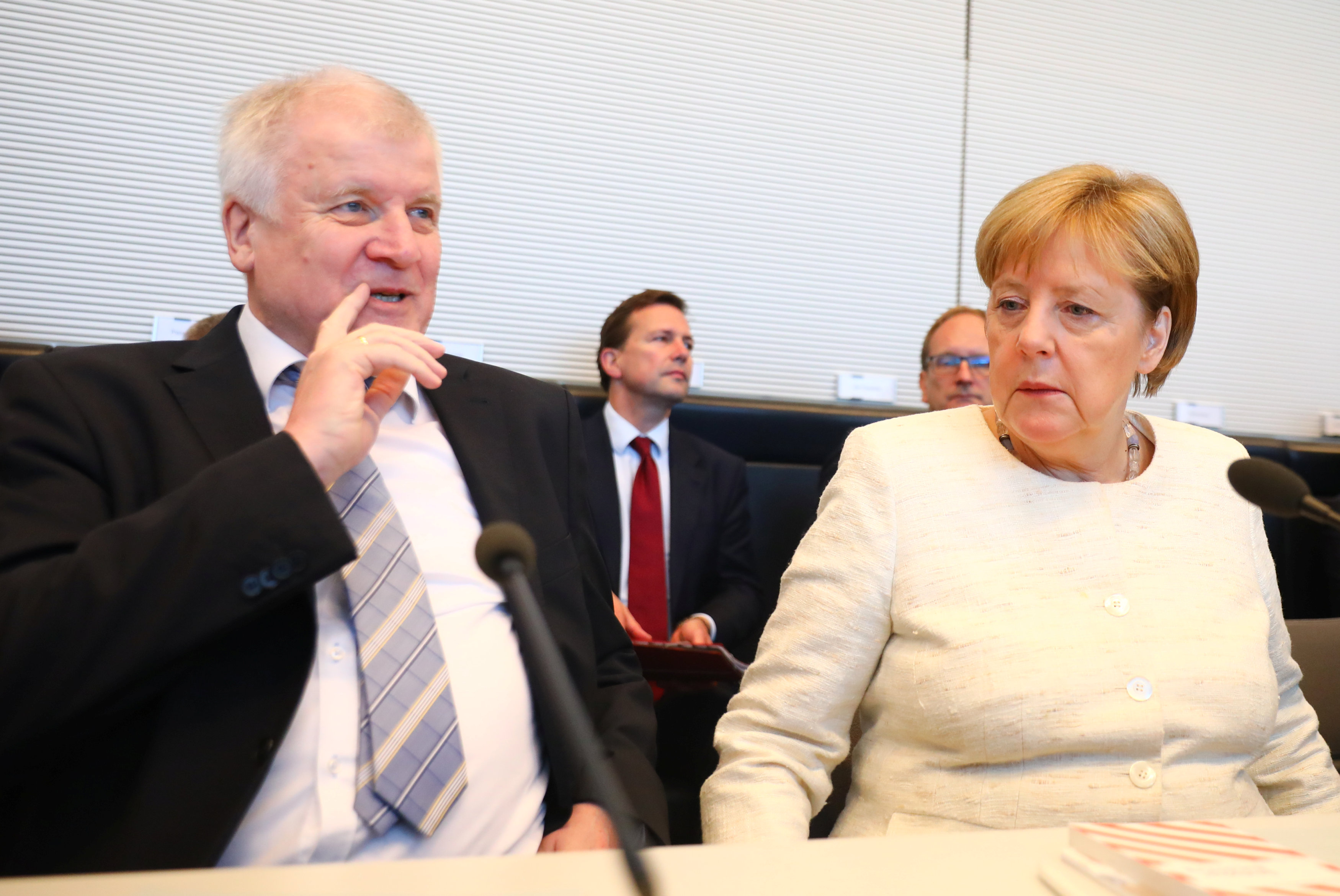 Γερμανία: Αποσοβήθηκε η πολιτική κρίση- Η Μέρκελ έσωσε την κυβέρνησή της, αλλά παραμένει ευάλωτη