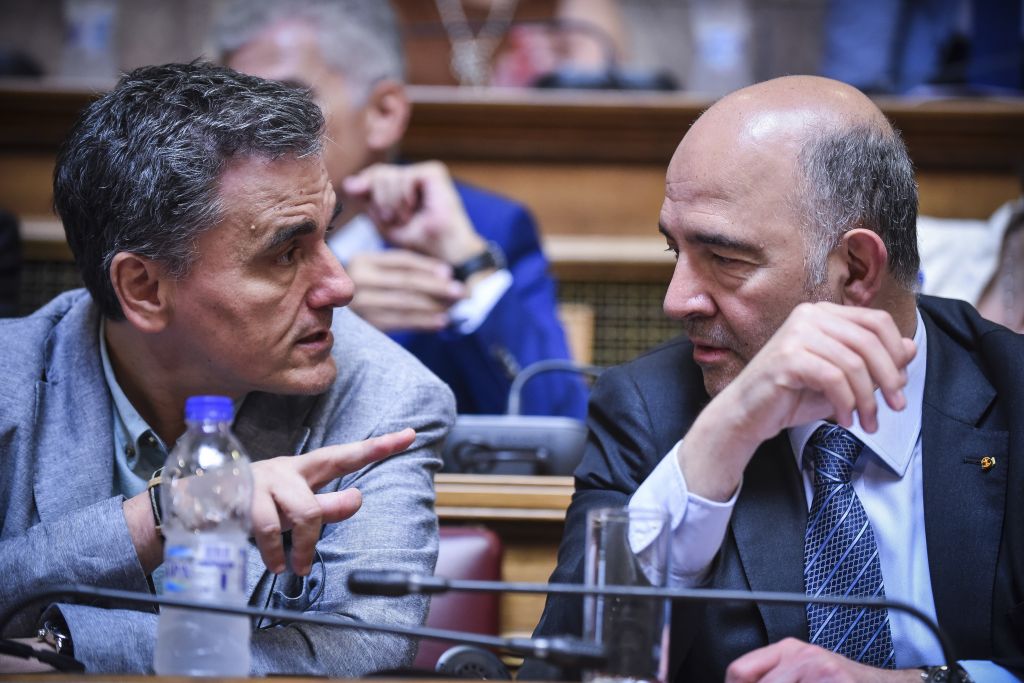 Μοσκοβισί: Πυρά κατά πάντων για την ελληνική διάσωση