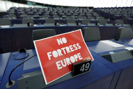 Αποδοκίμασε την έλλειψη συμφωνιών για το άσυλο το Ευρωκοινοβούλιο