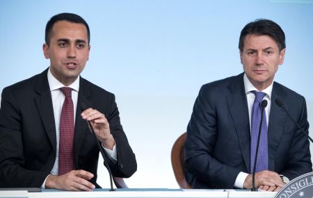 Ικανοποίηση Ντι Μάιο για τη δέσμη μέτρων της κυβέρνησης Κόντε