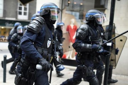 Επεισόδια στη Νάντη για το θάνατο 20χρονου από αστυνομικά πυρά