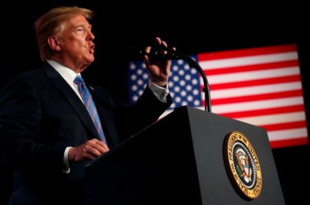 Οι εμπορικοί δασμοί Τραμπ φέρνουν σε αντιπαράθεση σοβαρά οικονομικά και επιχειρηματικά συμφερόντα