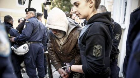 Με ένταση ξεκίνησε η δίκη για τη δολοφονία της Δώρας Ζέμπερη