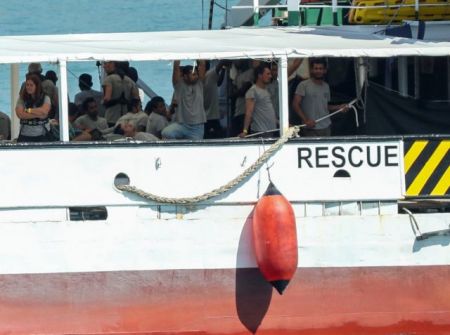 Στην Βαρκελώνη το πλοίο της ΜΚΟ Open Arms με 60 πρόσφυγες