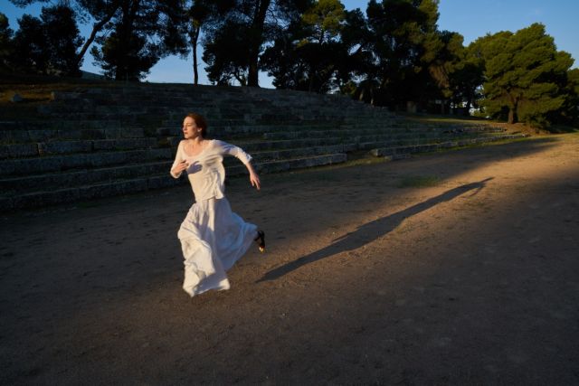 Στεφανία Γουλιώτη: «Ας ξενυχτήσει το κοινό και για το θέατρο»