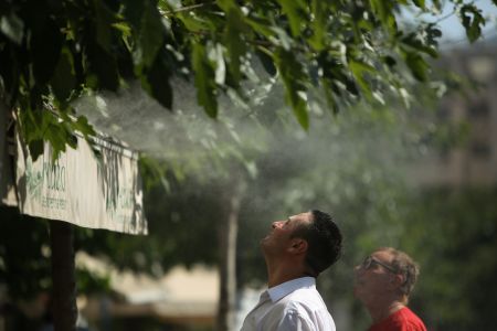 Προειδοποιήσεις ειδικών για πιο συχνά κύματα καύσωνα