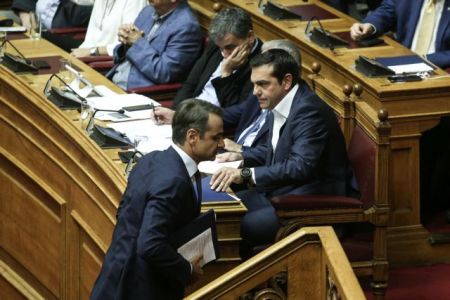 Παροχές και στο βάθος εκλογές