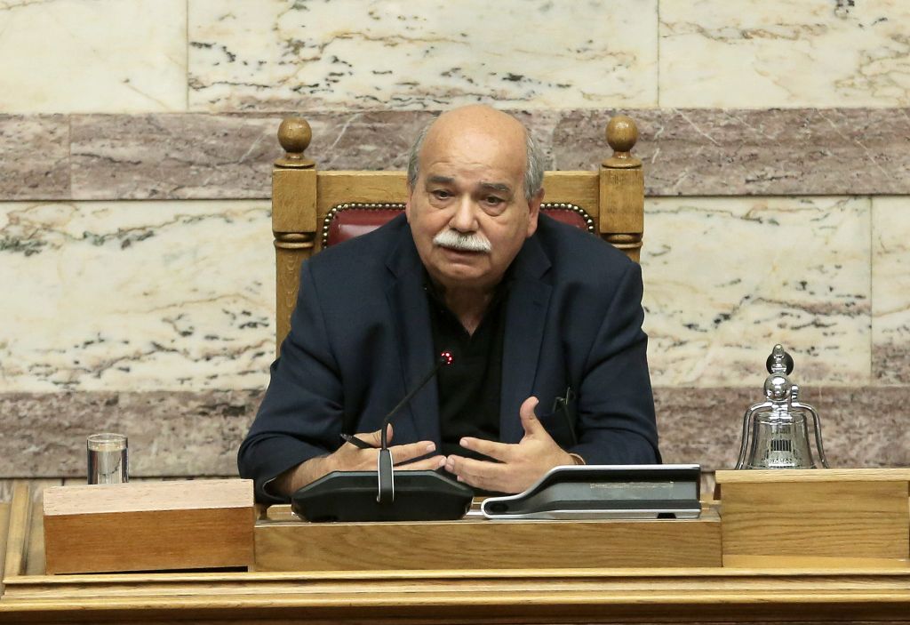 Βούτσης για αδειες καναλιών: Μπαίνει μια κατ’ αρχήν τάξη στο ραδιοτηλεοπτικό τοπίο