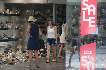 Πρεμιέρα για τις θερινές εκπτώσεις από σήμερα 9 Ιουλίου