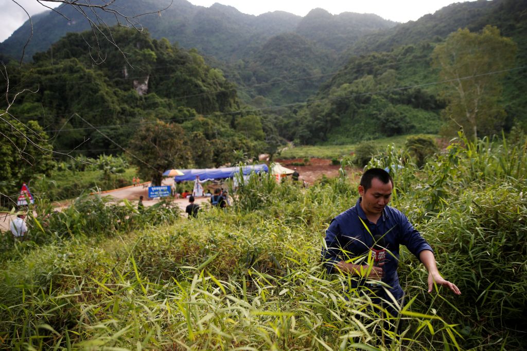 Βοήθεια από το «θεό της βροχής» ζητούν οι διασώστες στην Ταϊλάνδη
