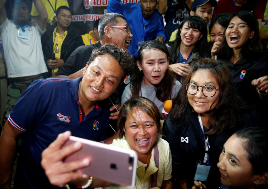 Ταϊλάνδη: Πανηγυρισμοί για τη διάσωση των 12 αγοριών