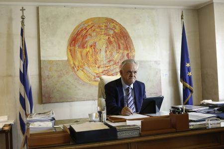 Δραγασάκης: Πρέπει να ανασυγκροτήσουμε τη χώρα