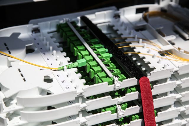 Τα πρώτα βήματα στην κοινωνία των υπερυψηλών ταχυτήτων