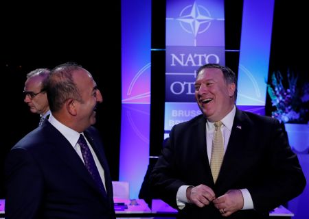 Πομπέο – Τσαβούσογλου : Συνάντηση εν μέσω κρίσης ΗΠΑ – Τουρκίας