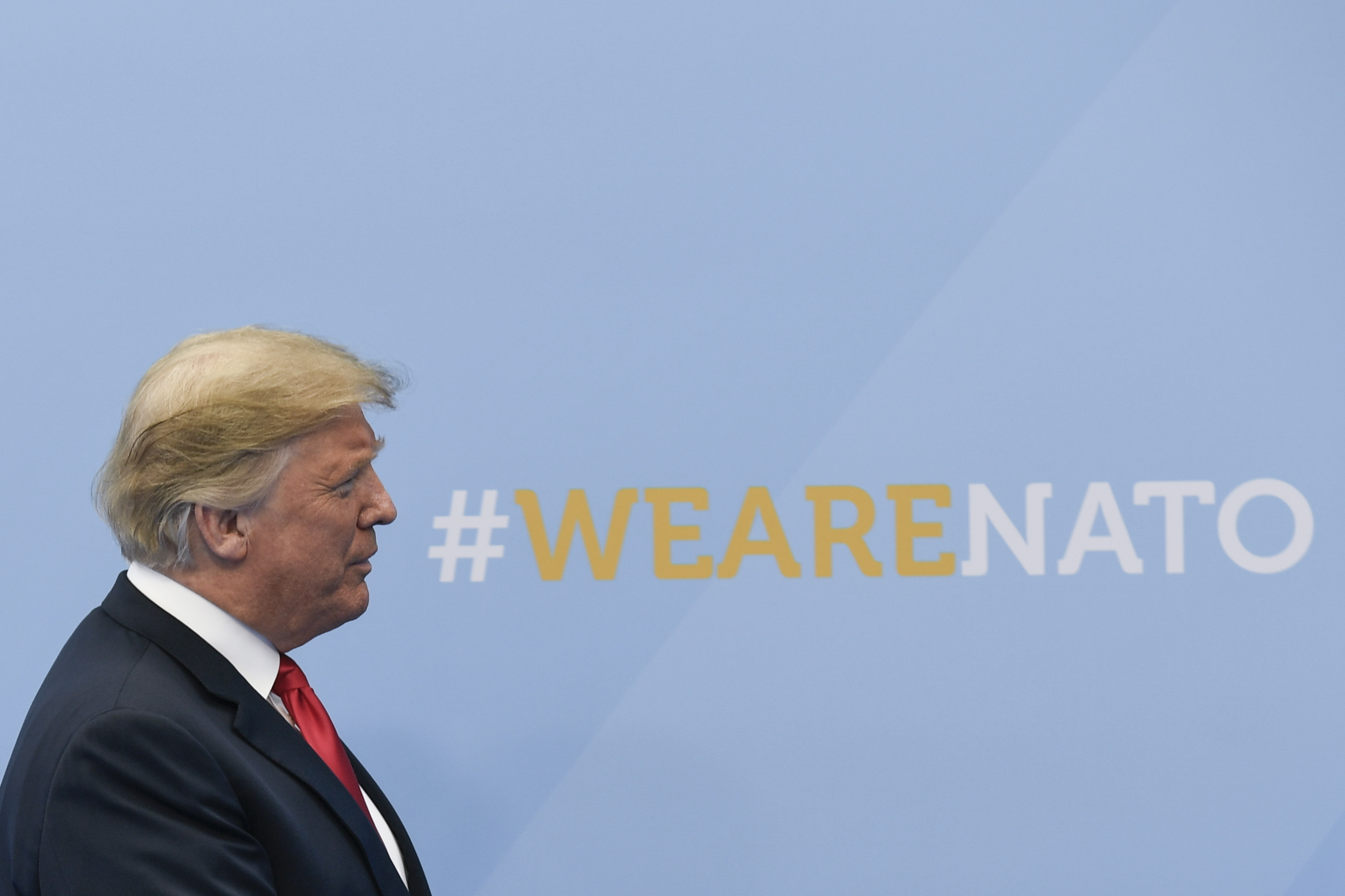 Πυρά Τραμπ κατά μελών του ΝΑΤΟ: Ολοι πρέπει να ανεβάσουν στο 4% του ΑΕΠ τις στρατιωτικές τους δαπάνες