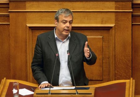 Βερναρδάκης για Φλώρο: Σε πόσες ακόμη περιπτώσεις έχουμε ψευδή πιστοποιητικά;