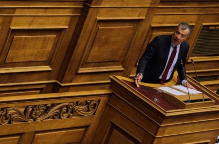 «Όχι» σε πρόωρες εκλογές το φθινόπωρο από τον Στ. Θεοδωράκη