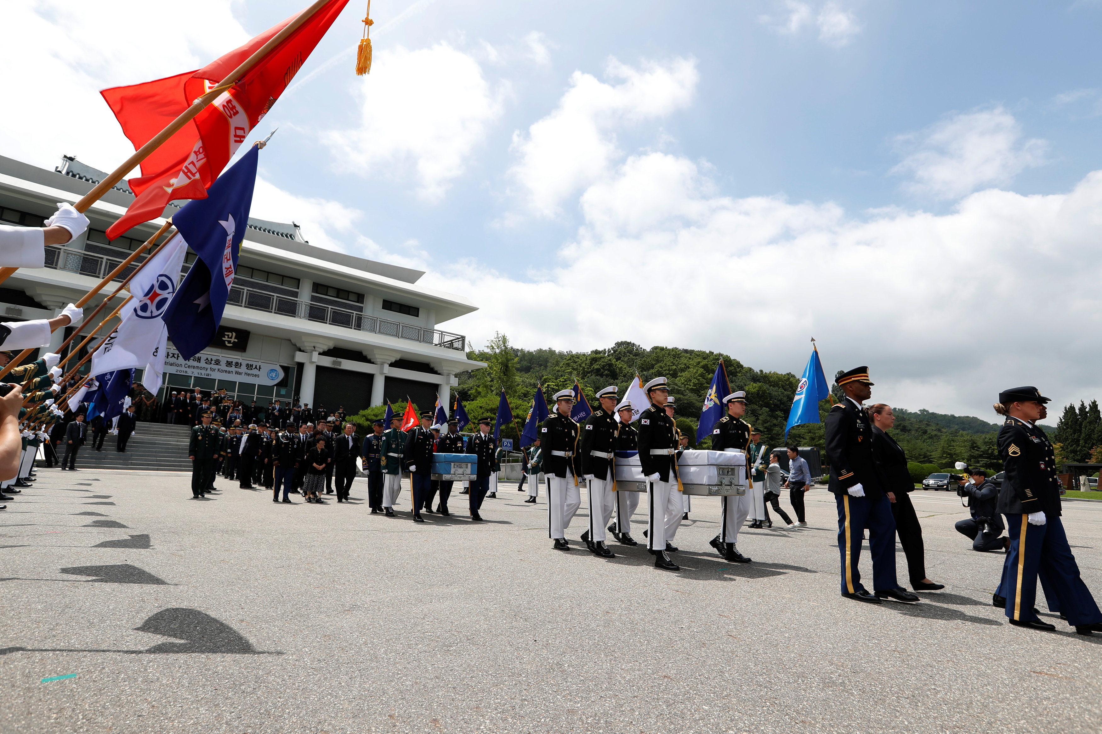Πομπέο: Συνομιλίες για επιστροφή λειψάνων στρατιωτών από Β. Κορέα