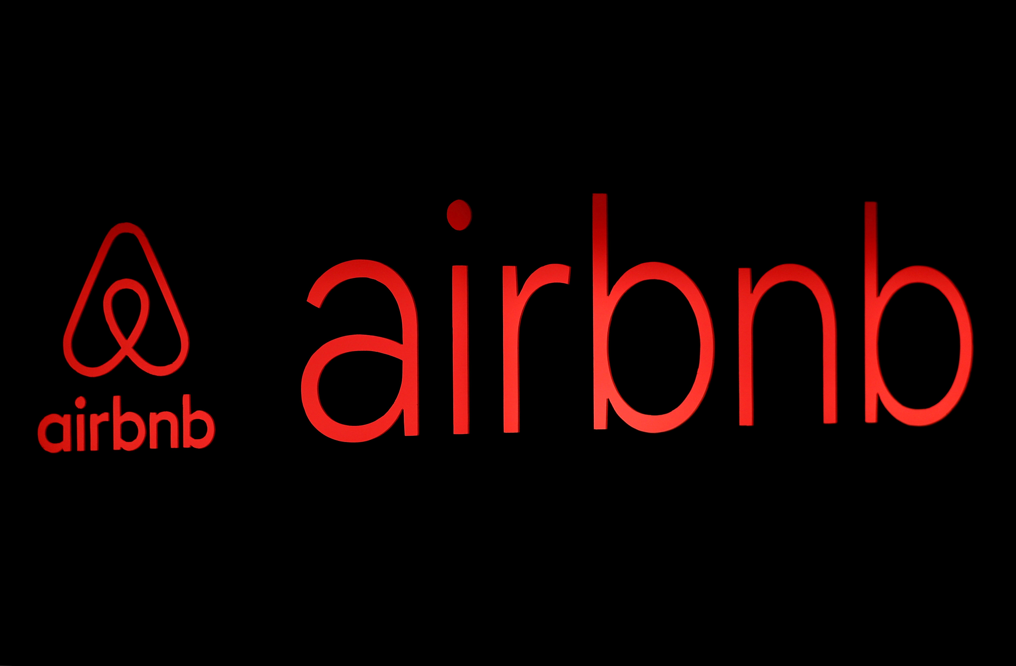 Παρέμβαση της Κομισιόν στην Airbnb για διαφάνεια στις τιμές