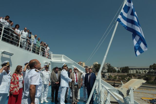 Την ελληνική σημαία ύψωσε το ΜΥKONOS PALACE