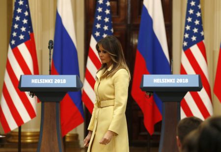 Η Μελάνια στηρίζει Λεμπρόν Τζέιμς μετά την επίθεση Τραμπ