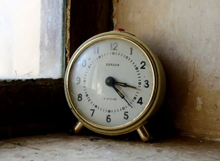 Το ζήτημα της θερινής ώρας στην Ευρώπη θέτει η Les Echos