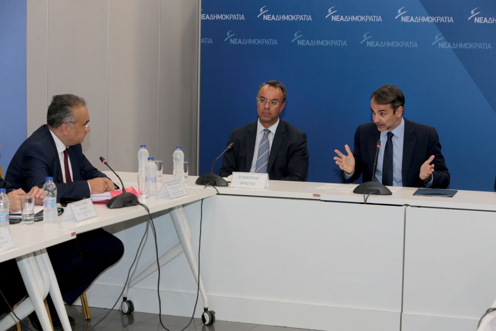 Μητσοτάκης σε δικηγόρους: Μείωση φόρων και ασφαλιστικών εισφορών