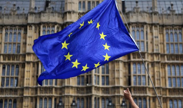 Η Κομισιόν ζητά από τα κράτη-μέλη  να προετοιμαστούν για το Brexit