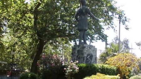 Πειραιάς: Κατεδαφίσεις αυθαίρετων κατασκευών στον Τινάνιο Κήπο