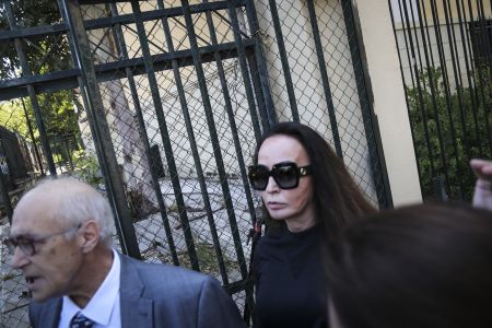 Ελεύθερη μετά την απολογία της για τις μίζες η Βίκυ Σταμάτη