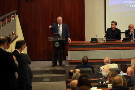 Κοτζιάς: Είμαστε μια κυβέρνηση και είμαι ένας υπουργός Εξωτερικών που θέλουμε λύσεις