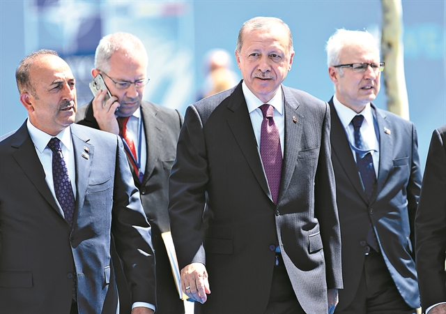 Παιχνίδια εντυπώσεων στο Αιγαίο