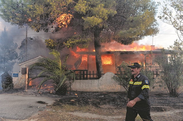 Το πινγκ πονγκ των ευθυνών «φιτίλι» για τις πυρκαγιές | tovima.gr
