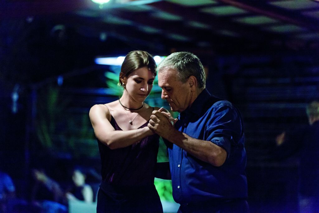 Milonga: Ολα αρχίζουν με ένα νεύμα