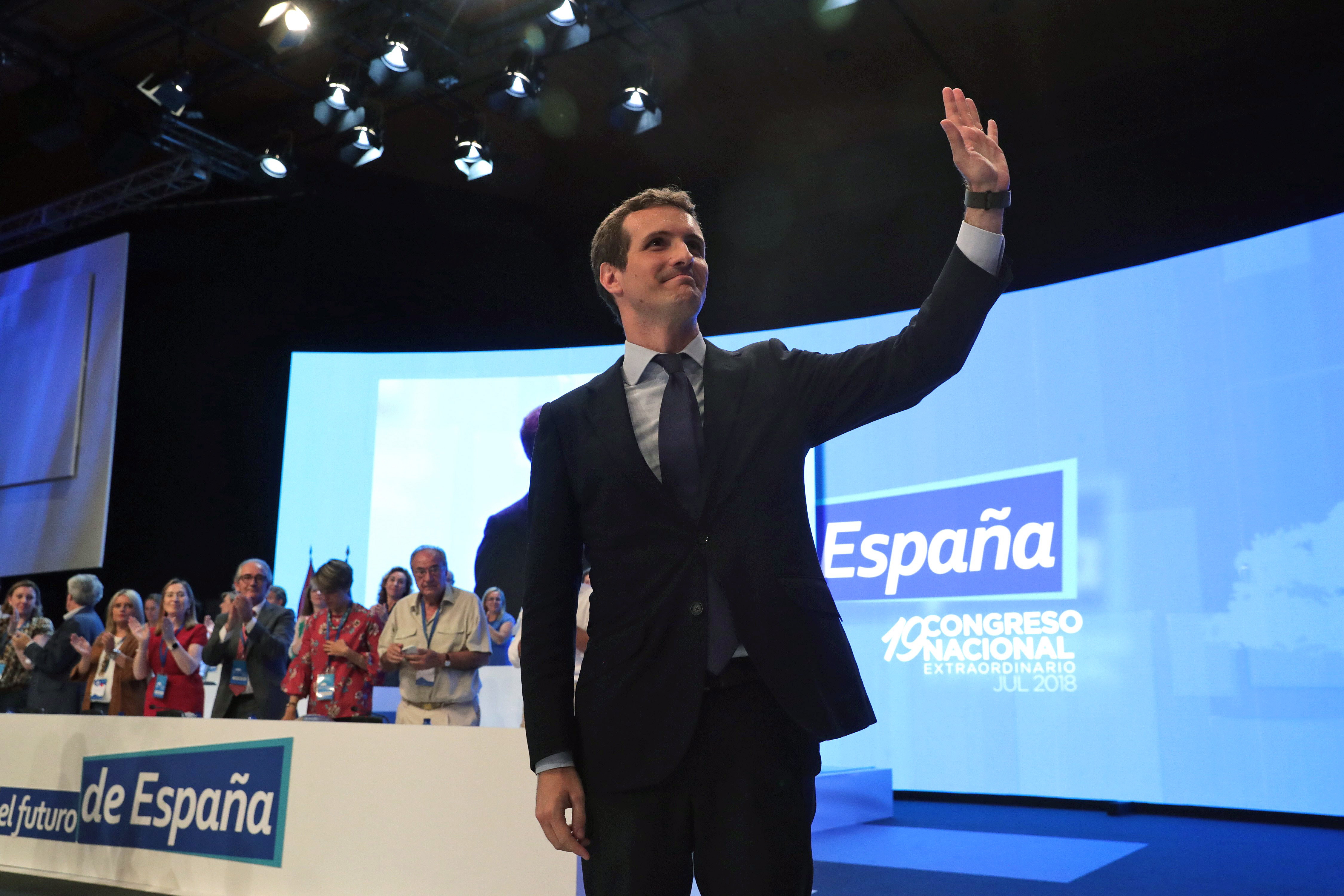 Ισπανία – Λαϊκό Κόμμα: O 37χρονος Πάμπλο Κασάδο διαδέχεται τον Ραχόι