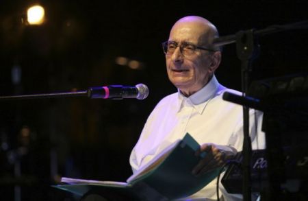 Yπήρξε ο αλύγιστος αχθοφόρος των καημών μας