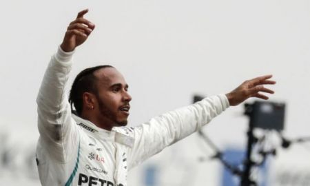 Νίκη Χάμιλτον στη Γερμανία λόγω …ολισθηρότητας