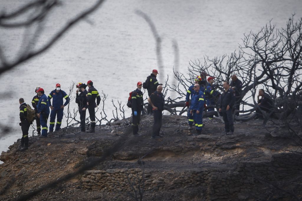 Oδοιπορικό στο οικόπεδο που κάηκαν 26 πολίτες