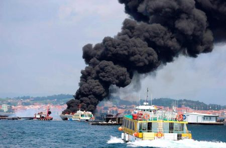 Δύο σοβαρά τραυματίες από φωτιά σε τουριστικό πλοίο στην Ισπανία