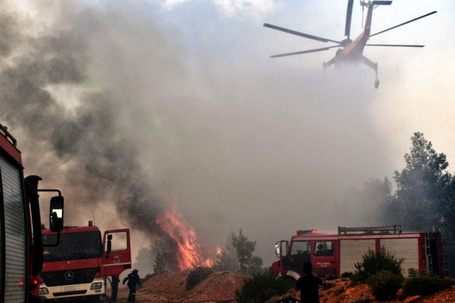 Πυρκαγιά στις Μέλαμπες Ρεθύμνου κοντά σε οικισμούς
