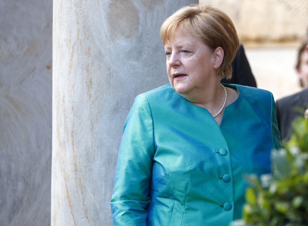 Μέρκελ: Πυρά από την αντιπολίτευση στην καγκελάριο