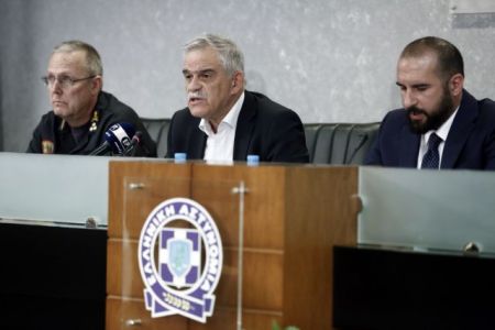 Η κυβερνητική συνέντευξη – παρωδία ασέβεια προς τους νεκρούς