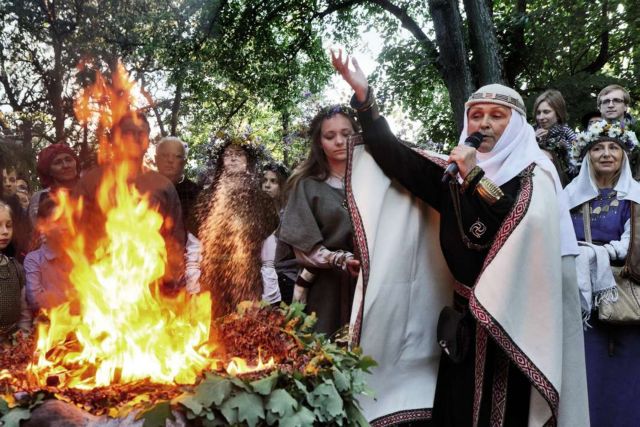 Λιθουανία: Πολεμική για τη λατρεία του Θεού της … Αστραπής