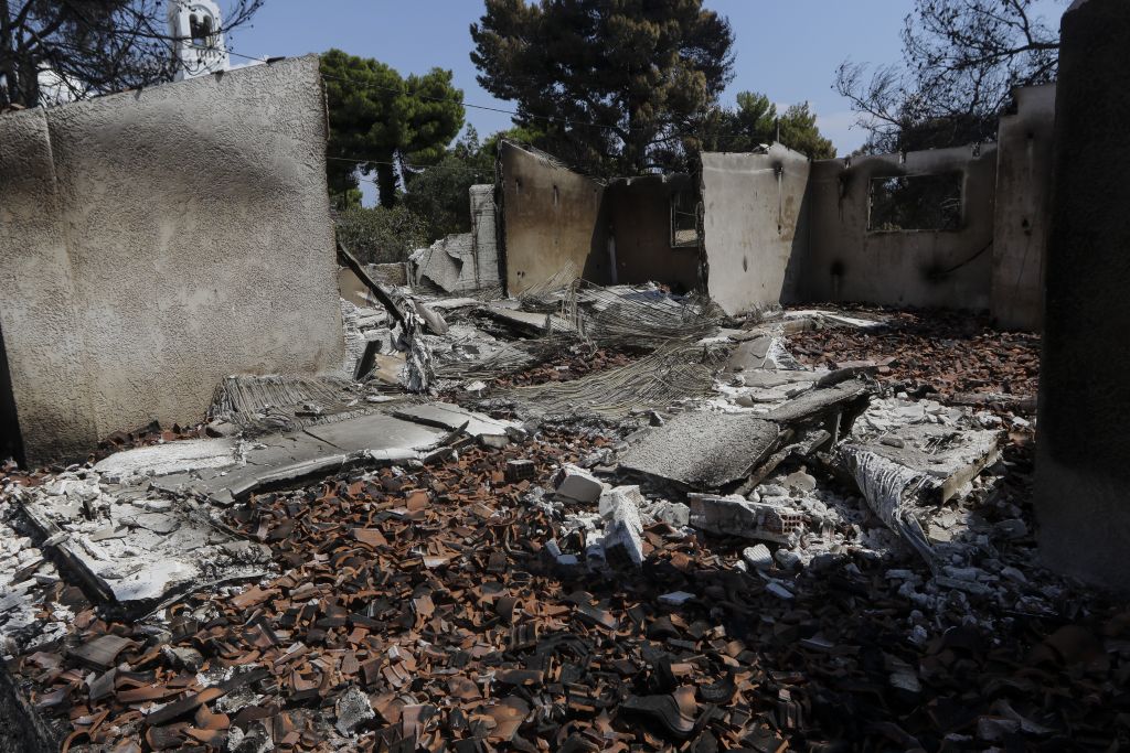 Πολίτης κατέθεσε μηνυτήρια αναφορά για τις φονικές πυρκαγιές